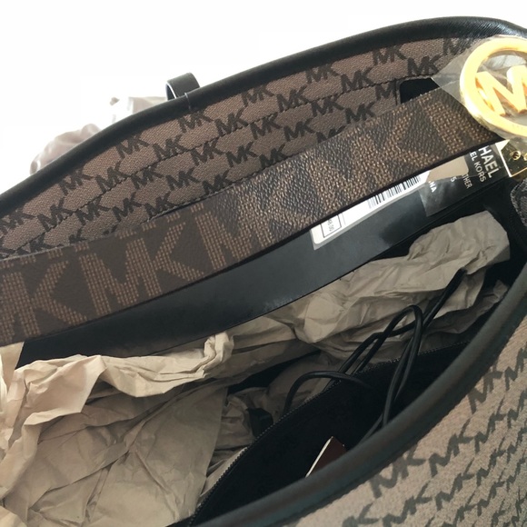 ✨🛍🎀Micheal Kors Belt🎀🛍✨ - Picture 2 of 4